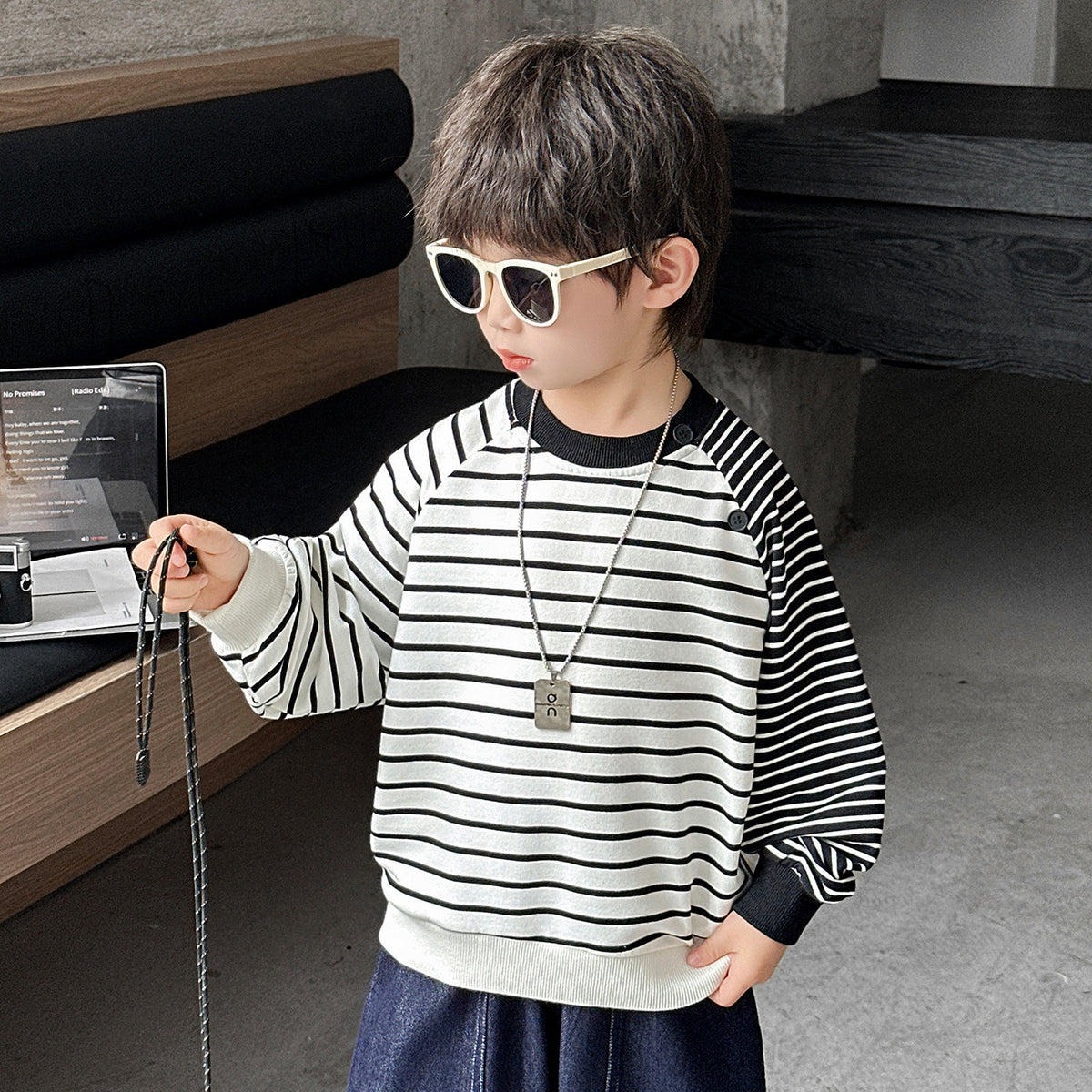 Boys  Spliced Long Sleeve Sweatshirt Top