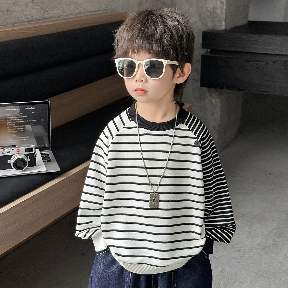 Boys  Spliced Long Sleeve Sweatshirt Top