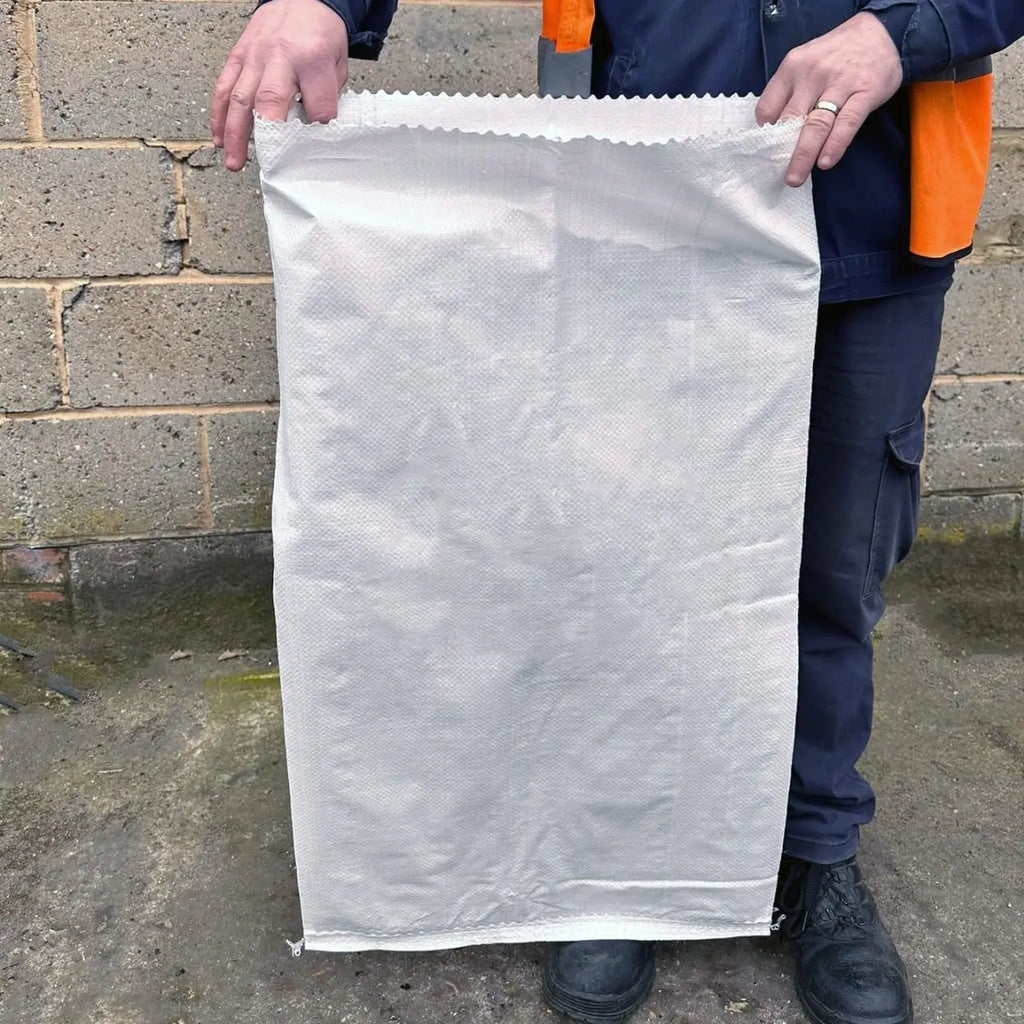 100 X Woven Rubble Sacks, Reusable White Woven Plastic Bags, Polypropylene Builder Bag 33 Inch X 22 Inch (85 cm X 55 cm)