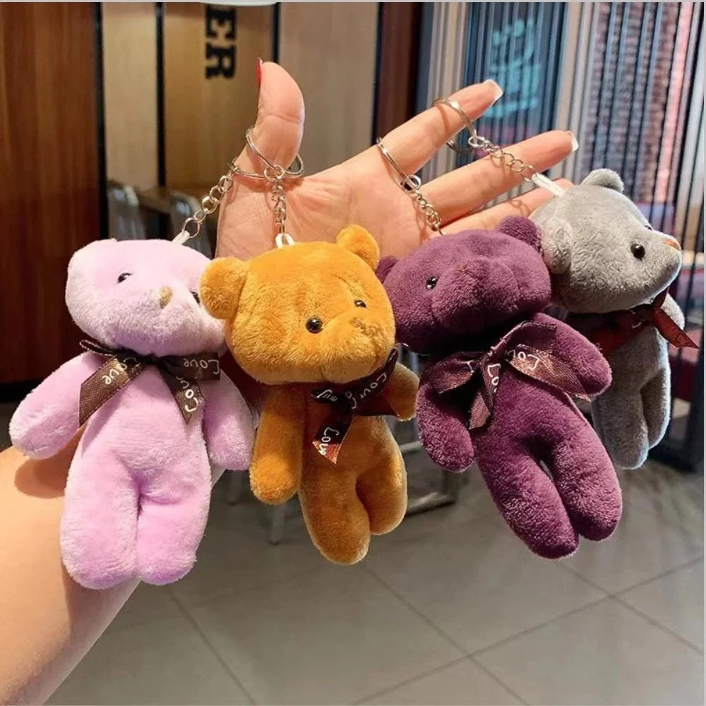 Llavero de peluche animado de osito a cuadros, bonito y suave, regalo de Navidad cómodo y agradable al tacto.