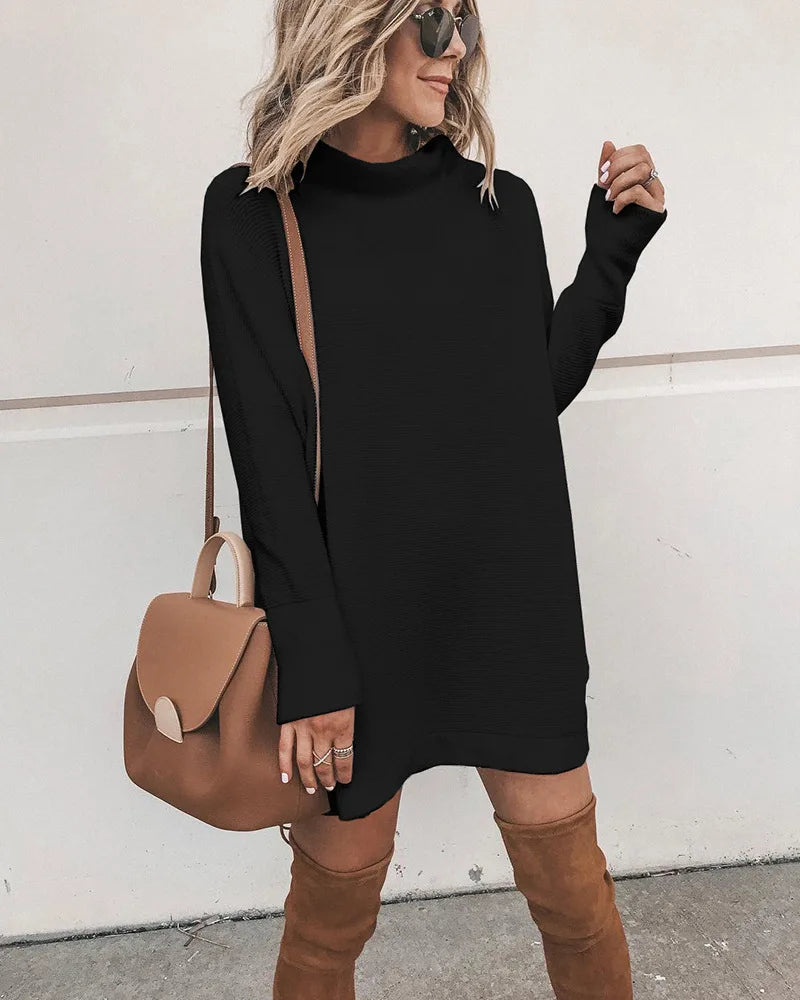 Mini abito da donna con scollo rotondo e maniche lunghe