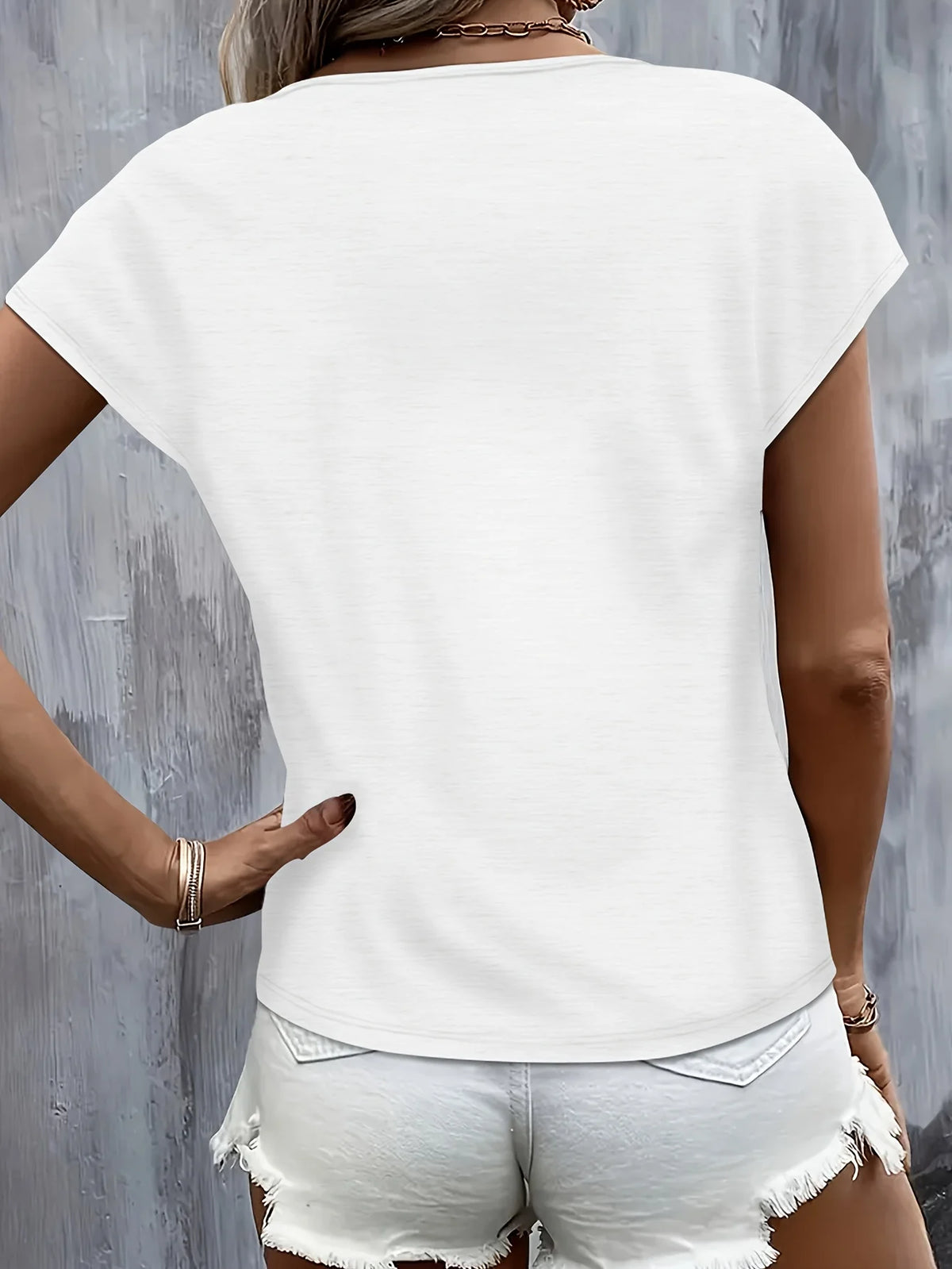 T-shirt da donna con scollo a V e maniche corte