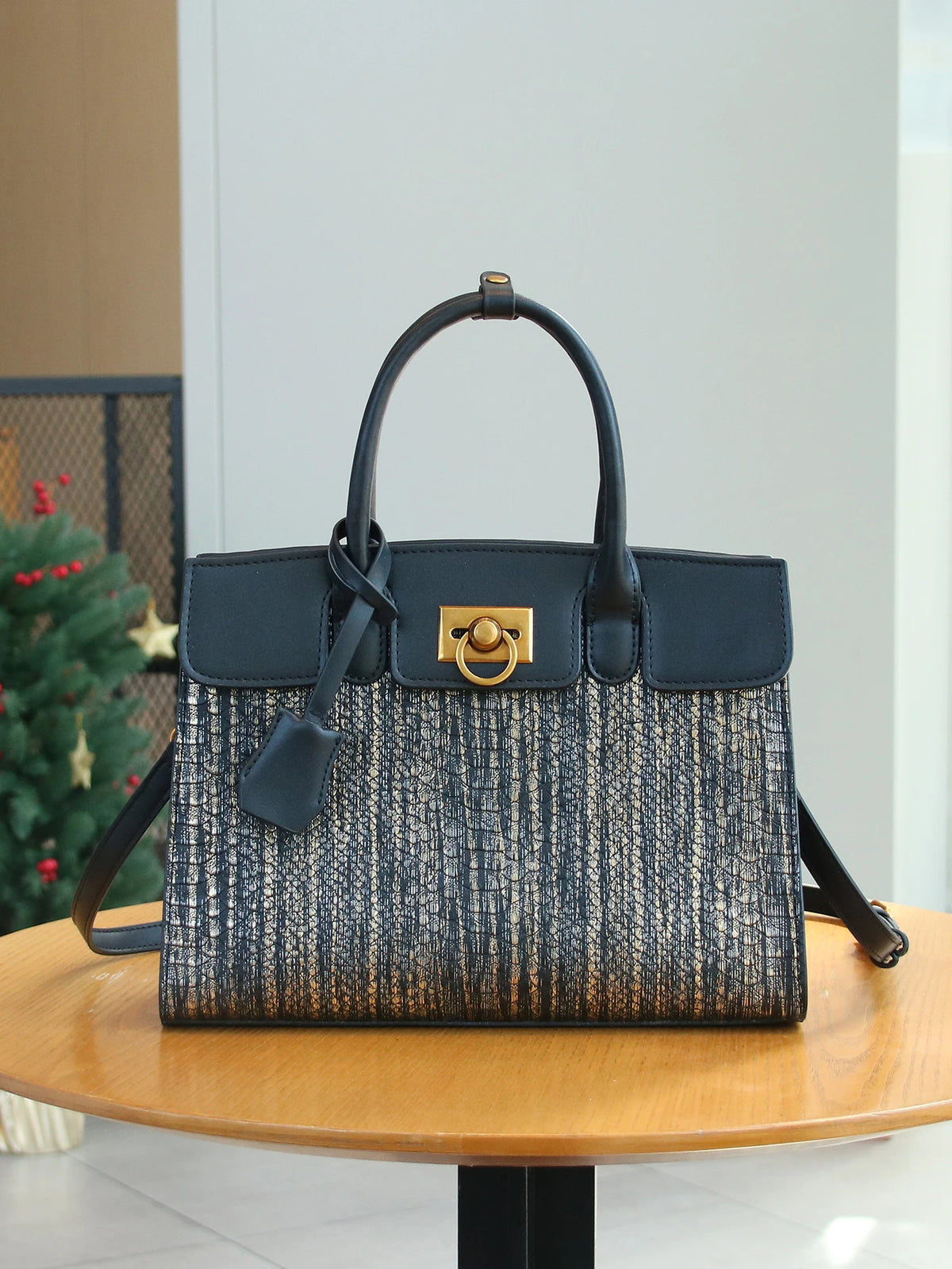 Fall/Winter 2026 New Luxury Ladies Handbag Temperament Patent Leather Leopard Spice Bag Advanced Texture Matte Tote Bag Commuter