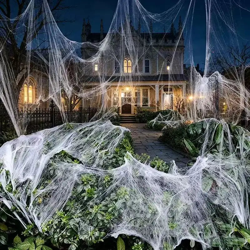 Dekorative Halloween-Spinnweben mit Spinnen