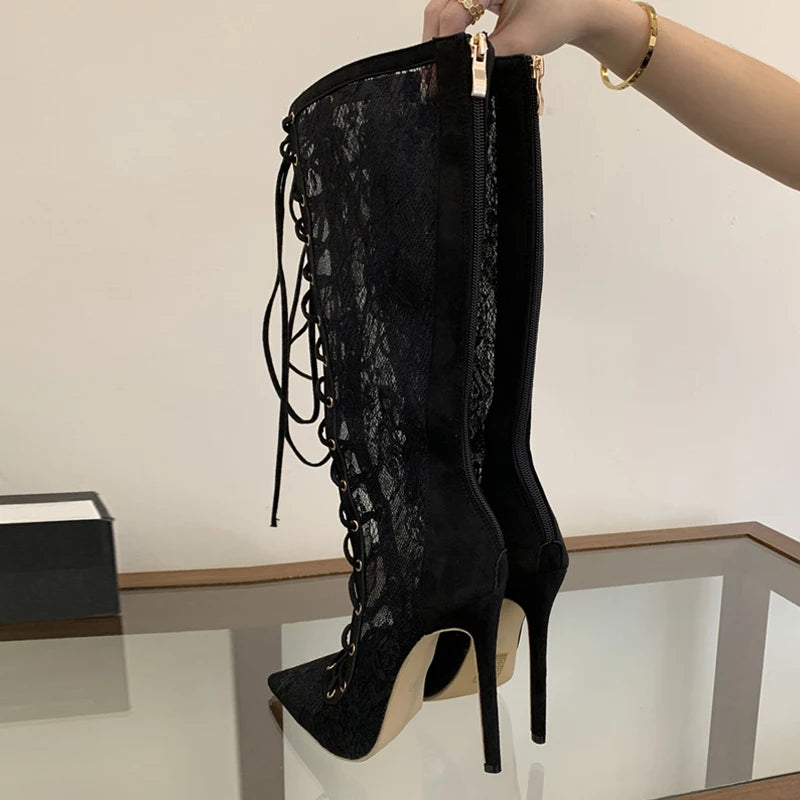 Stivali donna Liyke in pizzo nero con lacci