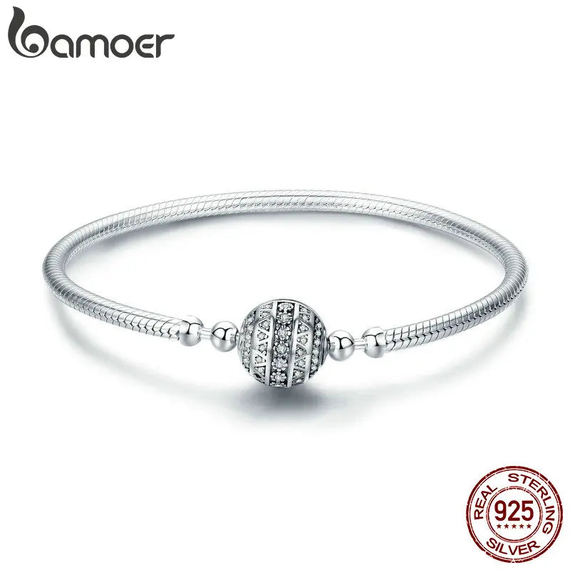 Bracelet with flower motif