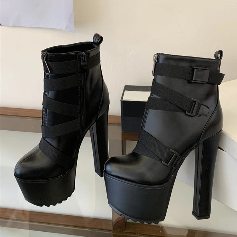 Stivaletti donna Liyke con cinturini e plateau alto