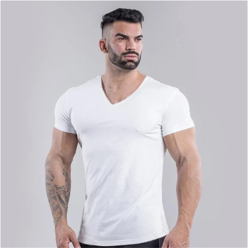 T-shirt uomo in cotone con scollo a V