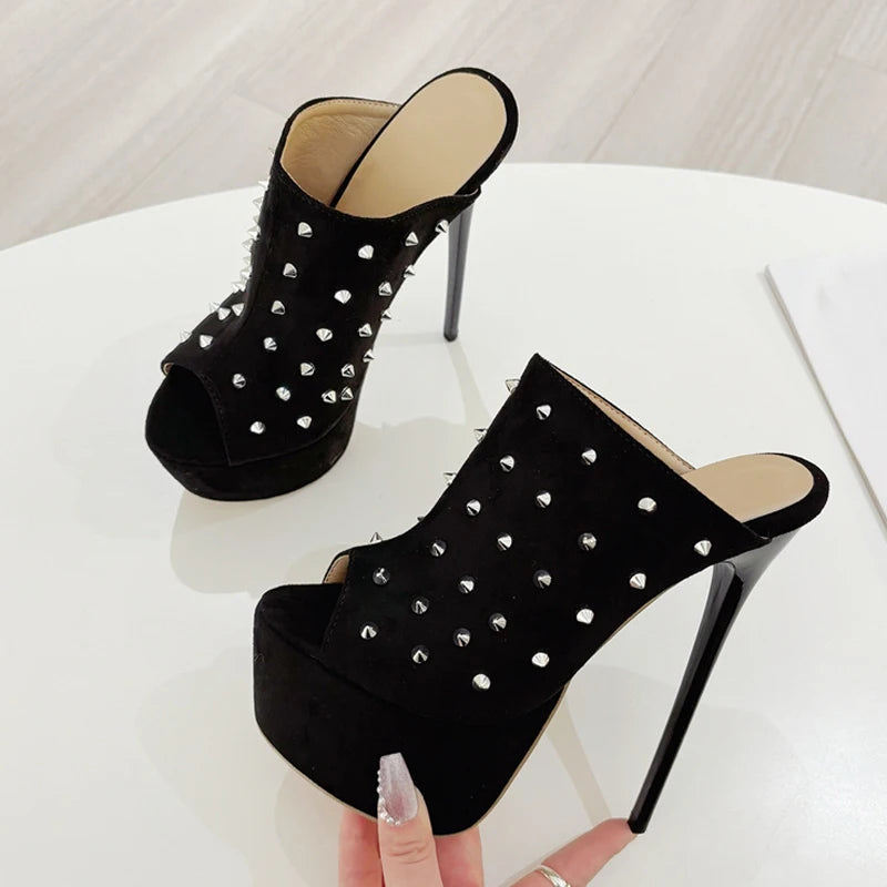 Mules donna Liyke nere con borchie e maxi plateau