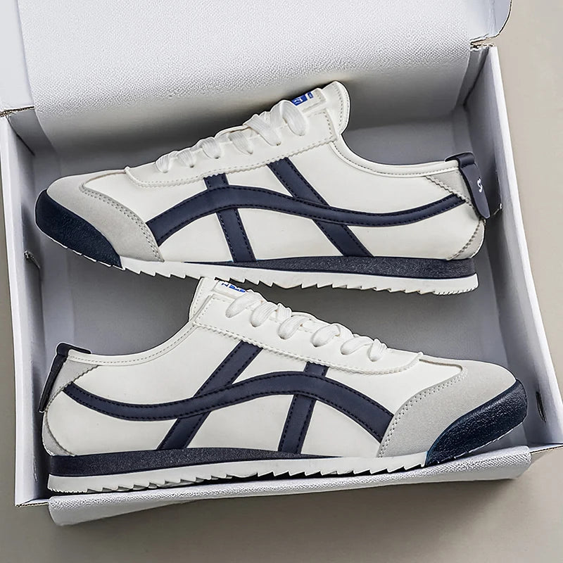 Modische und vielseitige gestreifte Herren-Freizeitschuhe, geeignet für den täglichen Gebrauch und beim Wandern.