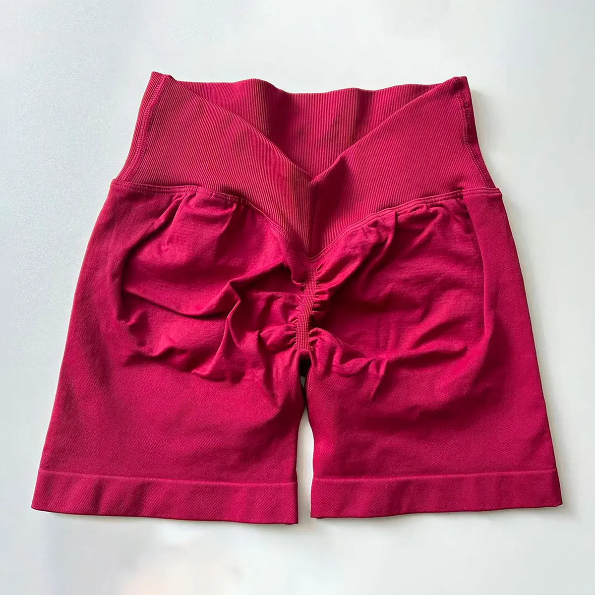 Pantaloncini sportivi donna SWIFTFLAME con taglio a V
