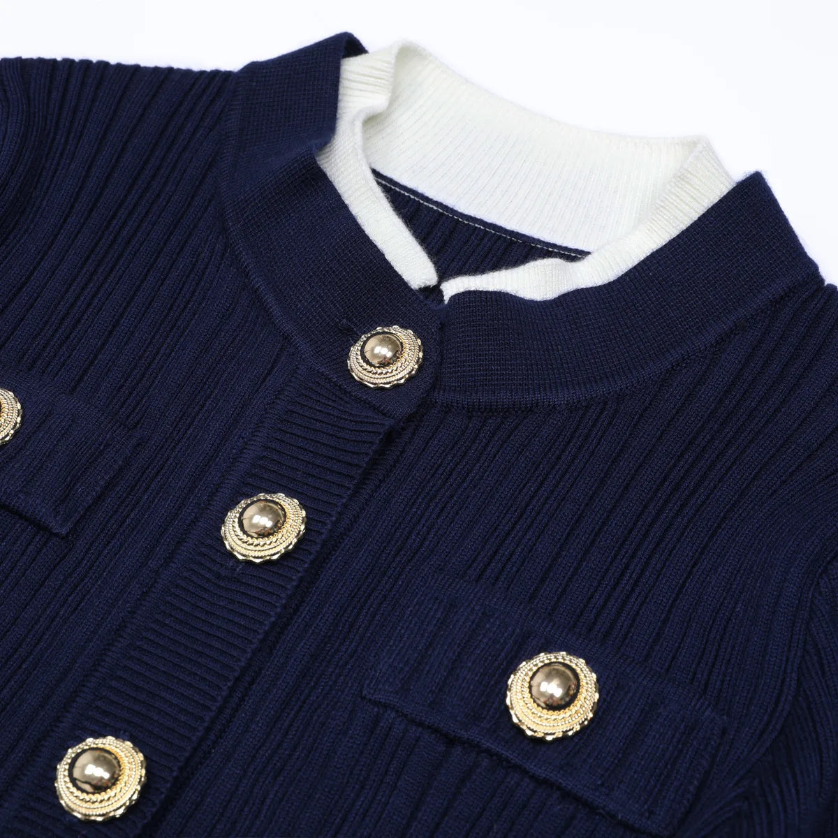 Abito da donna al ginocchio con maniche lunghe e scollo rotondo