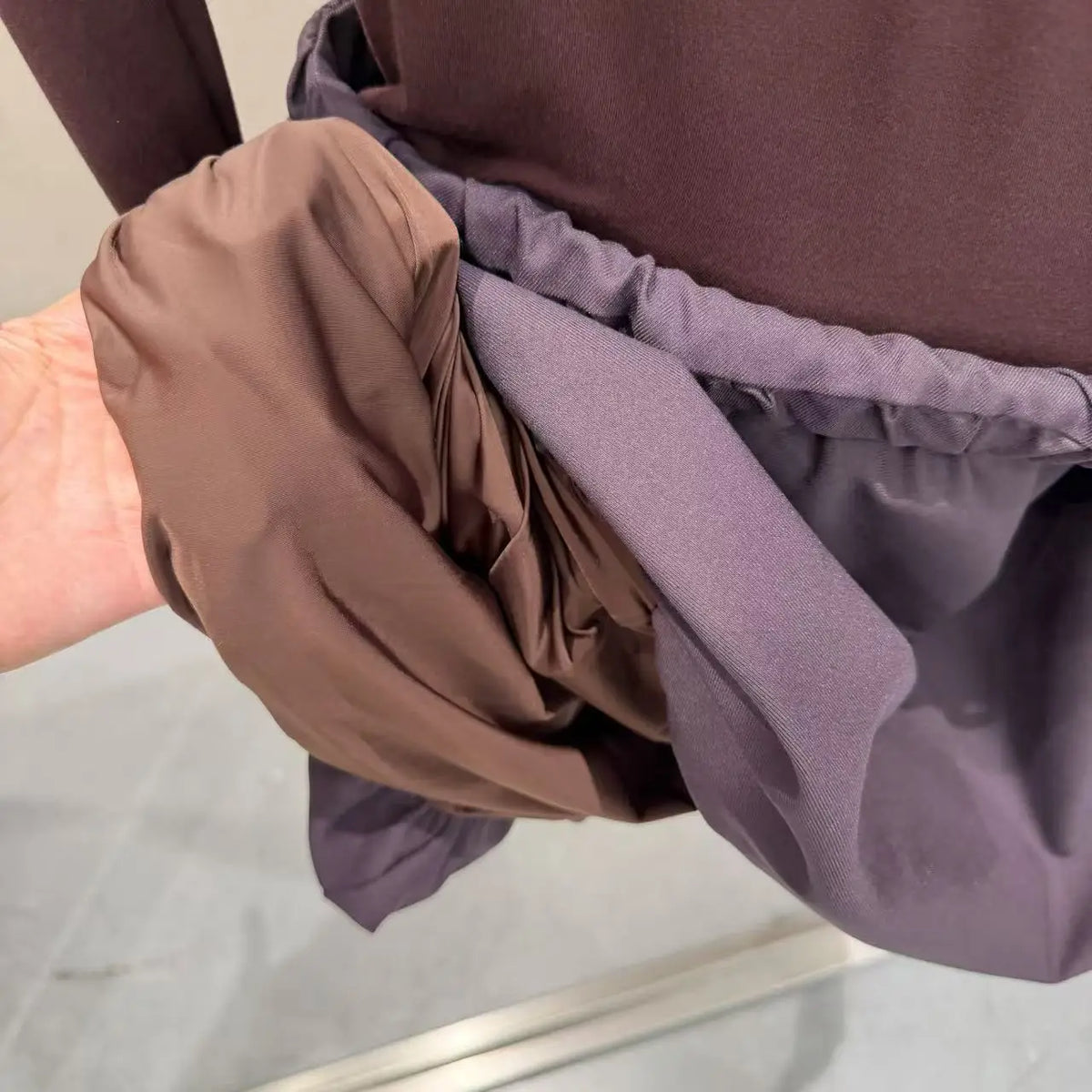 Abito da donna a lunghezza midi con colletto a revers