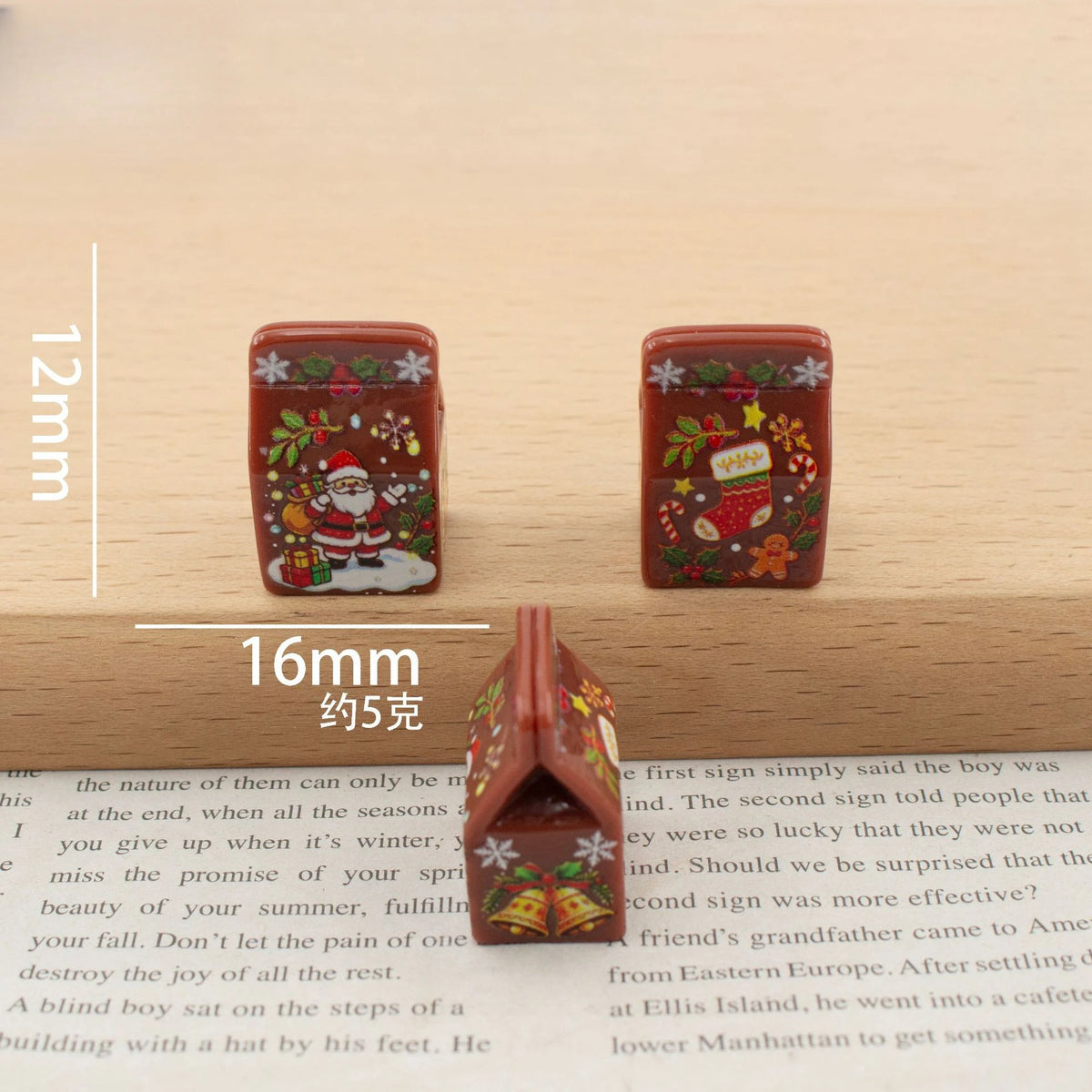 100pcs Wholesale Resin 3D Christmas Tree Gift Snowman DIY Accessories for Keychain Dollhouse Decor Miniature Craft