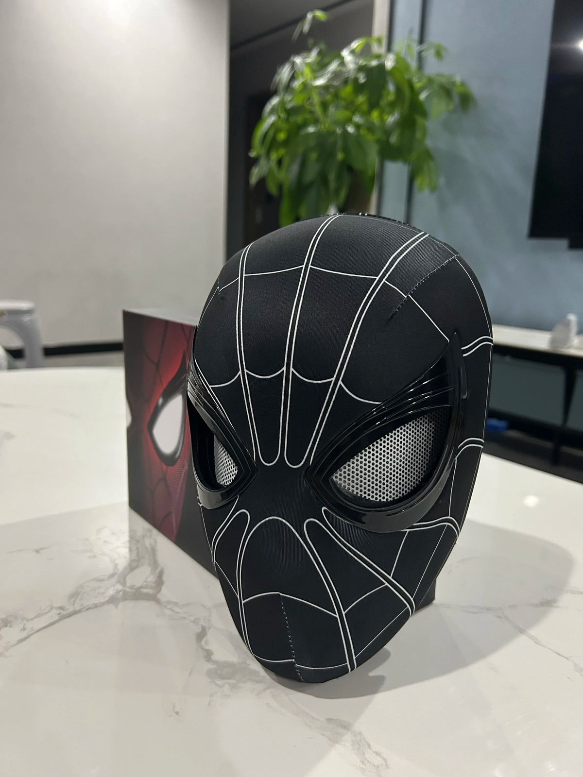 1:1 tragbarer Cosplay-Vollkopf-Haarreif mit beweglichen Augen, elastisches Requisitenspielzeug, Halloween-Party-Kostümgeschenk für erwachsene Hobby-Sammler