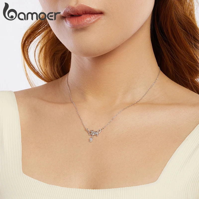 Collana con pendente a forma di gatto