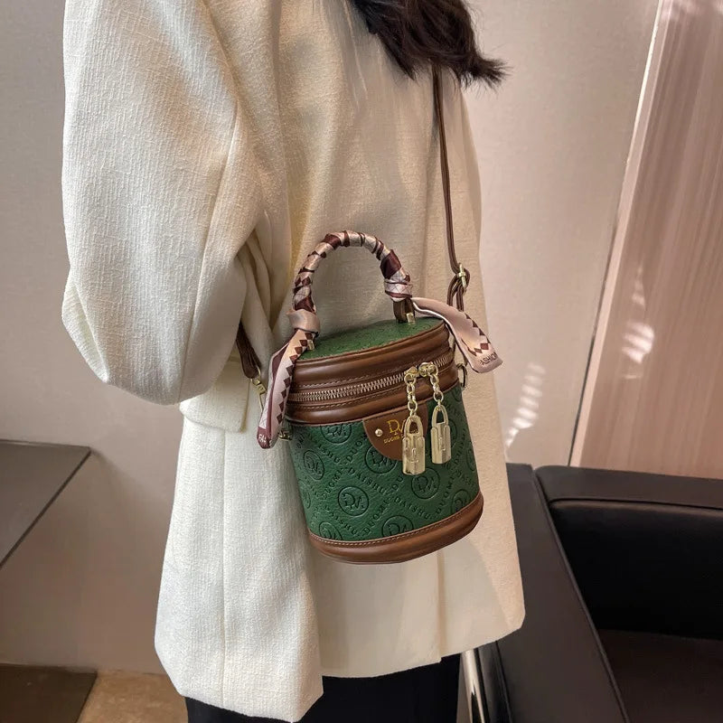 Fashion Portable Women's Bucket Shoulder And Crossbody Bags Niche Design Retro Luxury Mobile Zero Wallet Handbags Purse