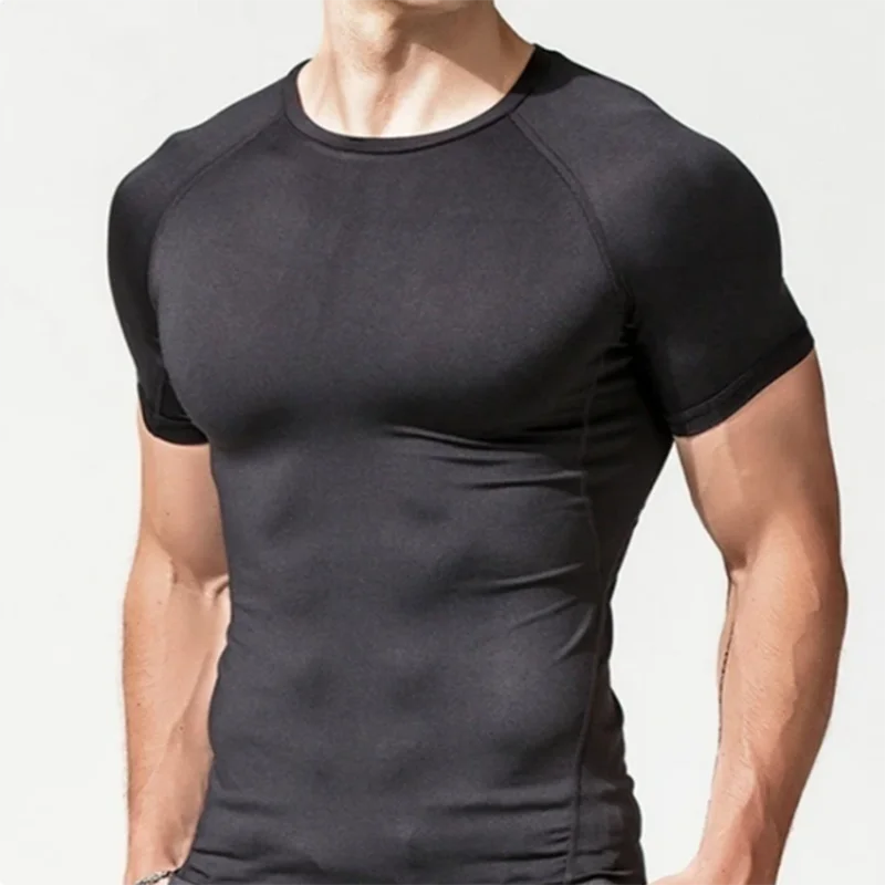 T-shirt uomo aderente in poliestere per allenamento