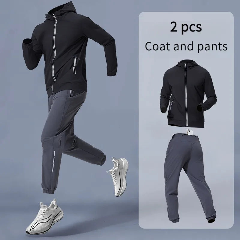 Completo sportivo uomo con cappuccio