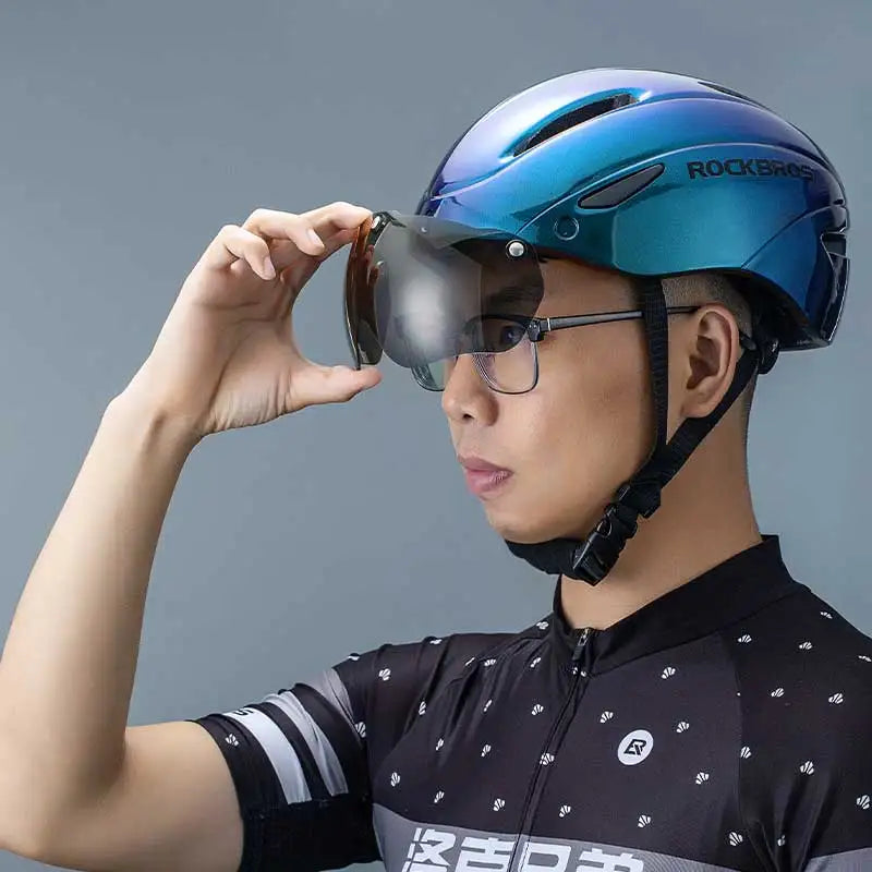 Casco de bicicleta ROCKBROS con luz LED recargable, casco de ciclismo para montaña y carretera, casco deportivo seguro para hombre