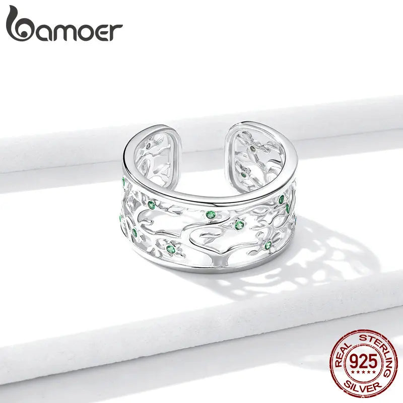Ring mit Lebensbaum-Motiv