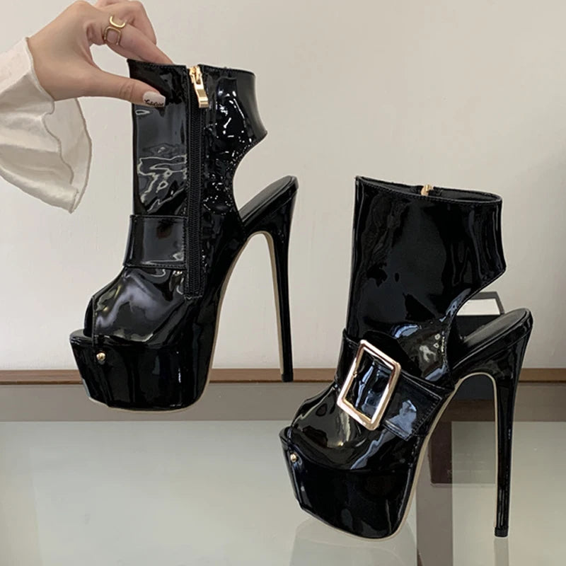 Stivaletti donna Liyke neri con maxi fibbia e plateau
