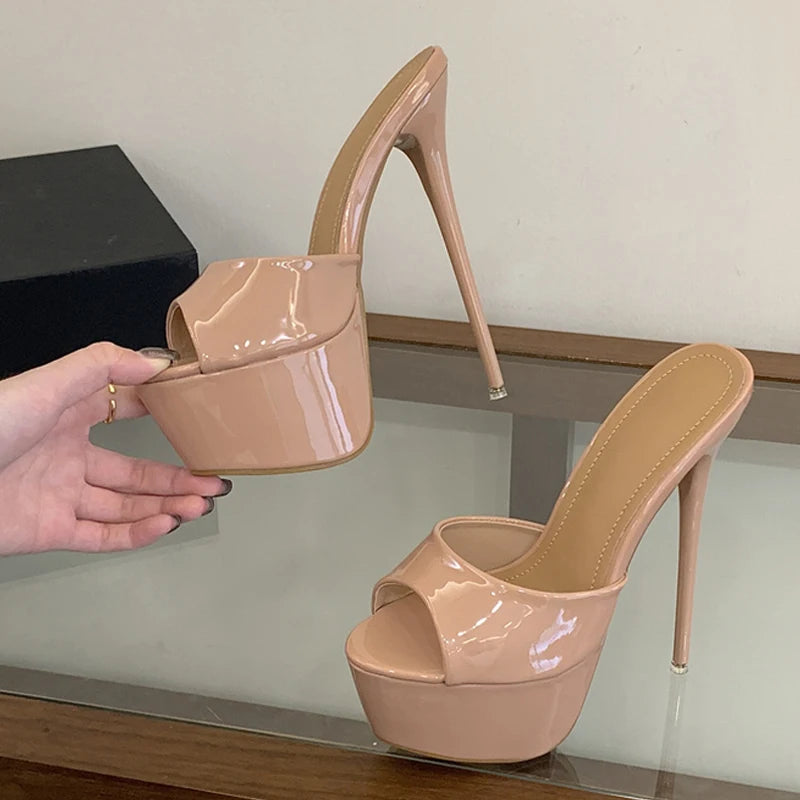 Mules donna Liyke lucide con maxi plateau e tacco