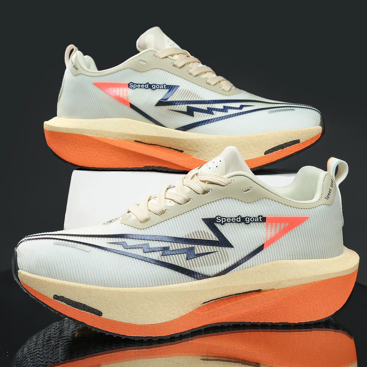 Scarpe sportive con lacci