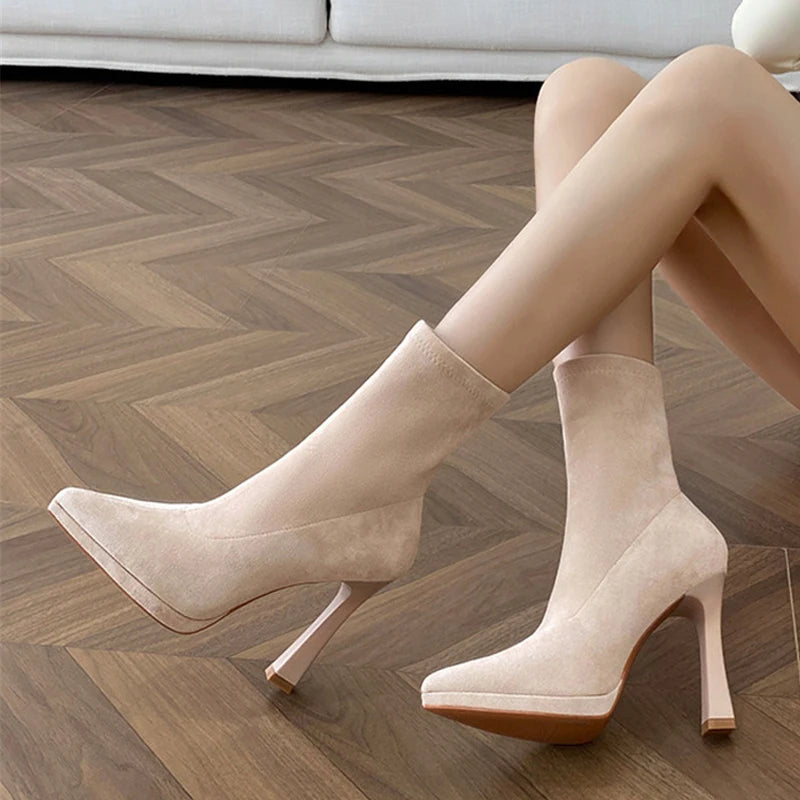 Stivaletti donna Liyke effetto suede con tacco sagomato