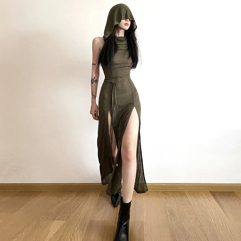 Abito midi da donna con cappuccio senza maniche