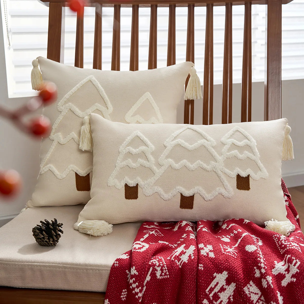 Battilo Weihnachts-Kissenbezug mit Quasten, dekorativer grüner Kissenbezug mit Tufting für Sofa, Bett und Wohnaccessoires