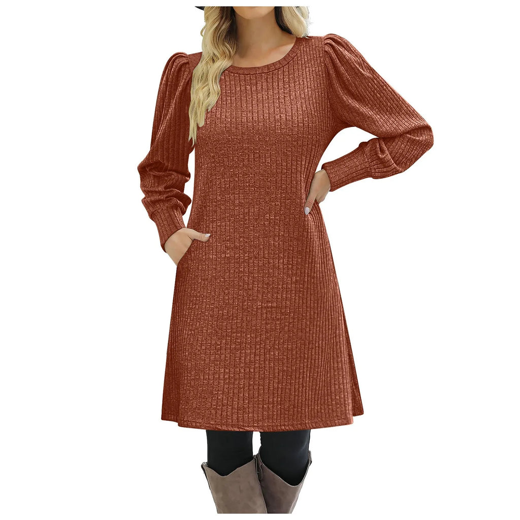 Abito in maglia da donna con tasche e maniche a sbuffo