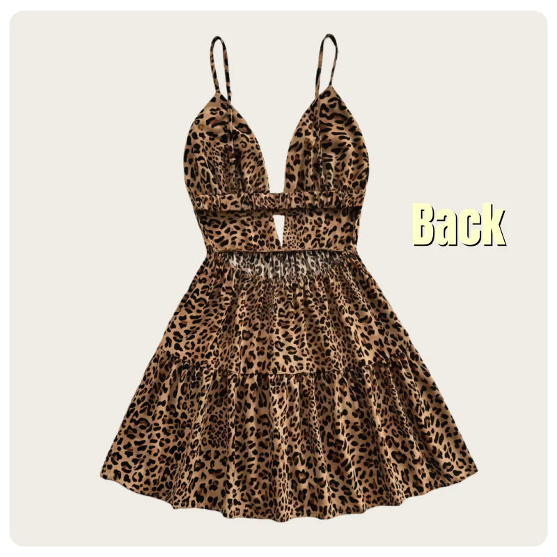 Abito corto da donna con stampa leopardata e scollo a V