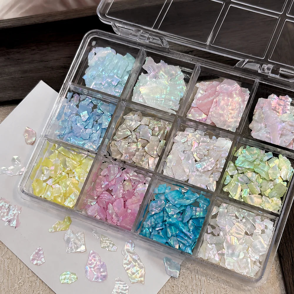 1 Box 3D irisierende Abalone-Muschel-Nagelanhänger, unregelmäßige Aurora-Muschelscheiben, Nagelkunst-Dekorationen, Sommer-Maniküre-Zubehör