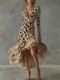 Abito midi leopardato con volant e scollo a V