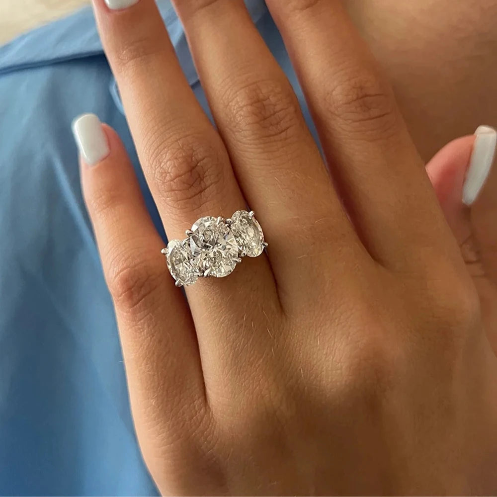 Anello in argento 925 con moissanite a taglio ovale