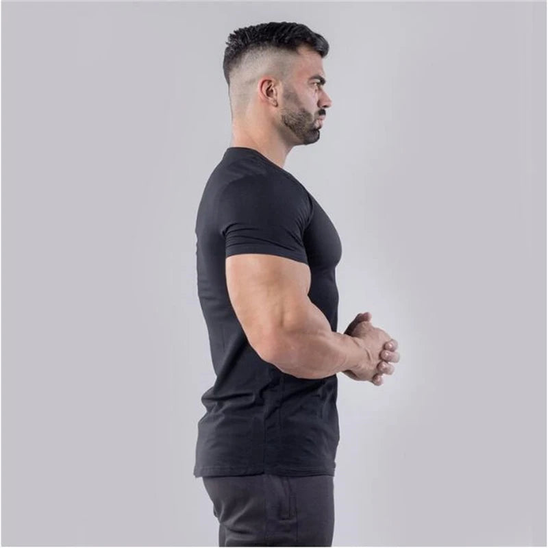 T-shirt uomo in cotone con scollo a V
