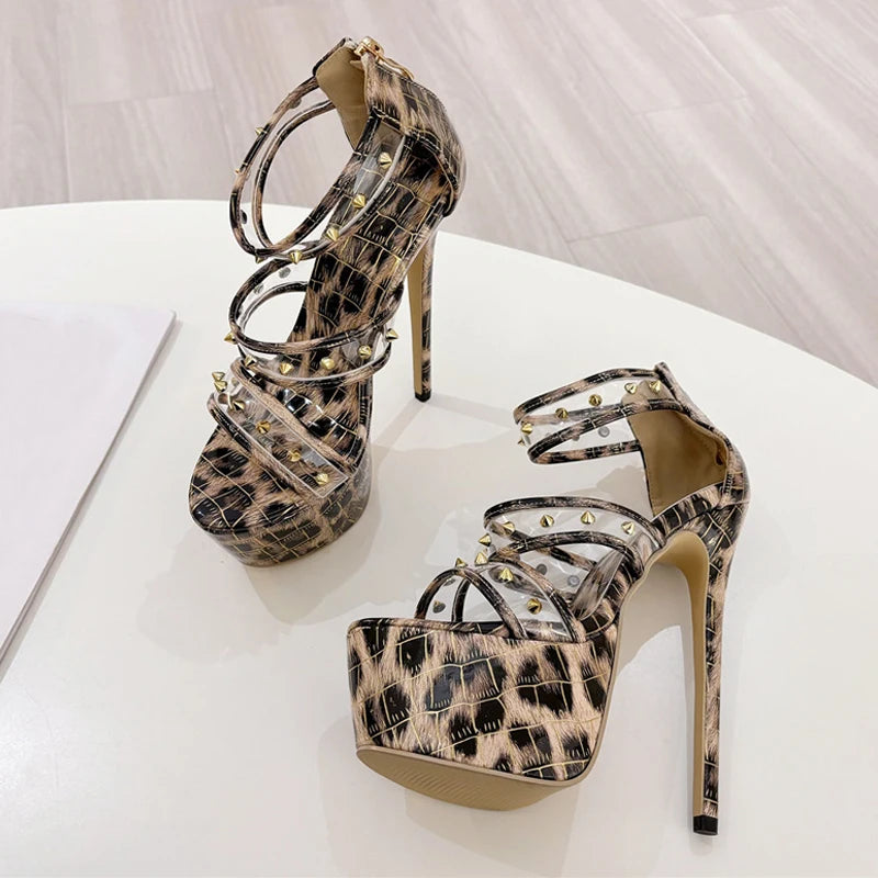 Sandali donna Liyke leopardati con borchie e zip