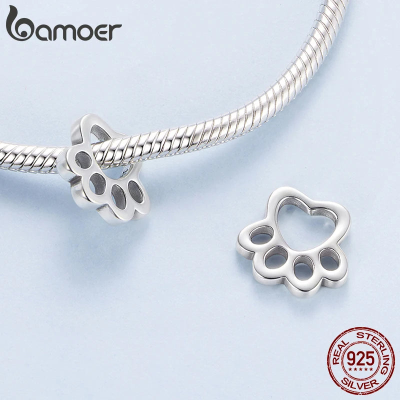 Pendant with a four-leaf clover motif