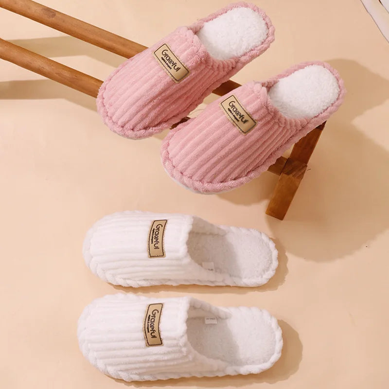 Chaussons d’intérieur confortables pour femme à semelle souple, légers, chauds et fourrés, antidérapants en velours côtelé, à enfiler pour l’hiver
