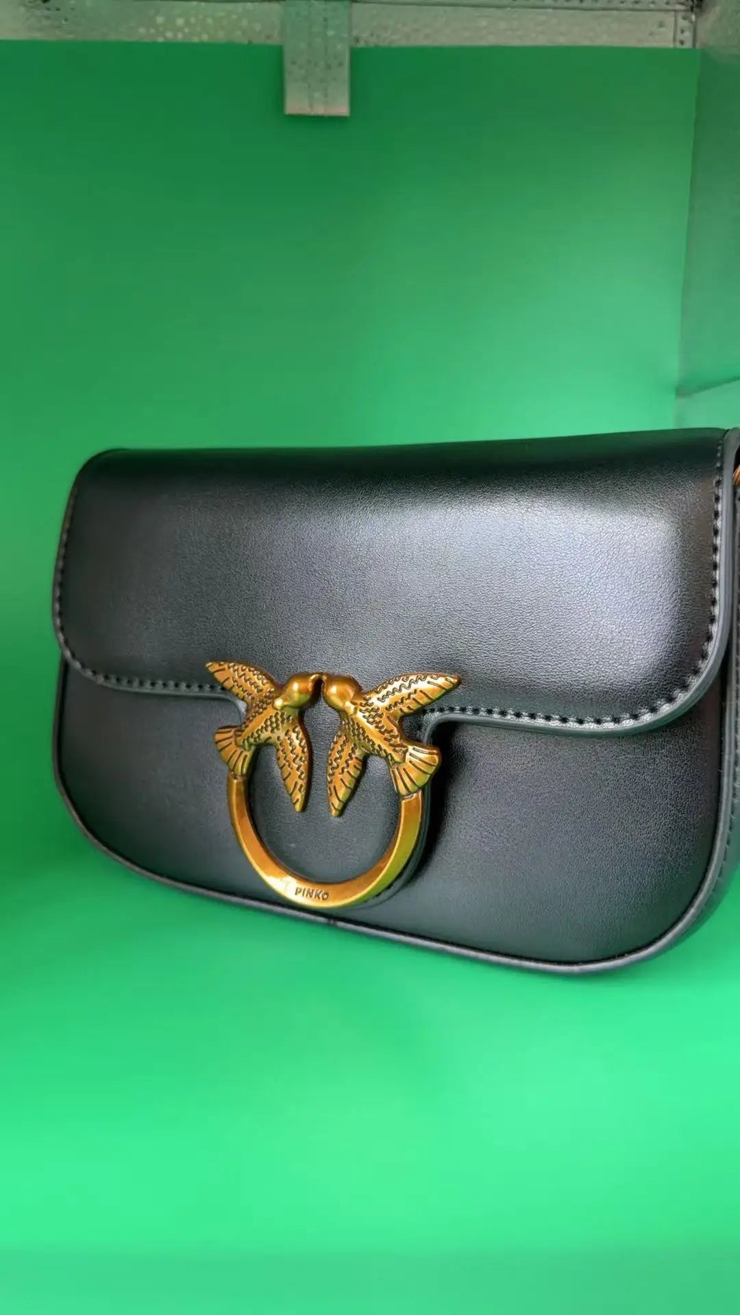 High-end Crossbody Handbag Leather Tote Bags Trendy Design Commuter Popular Classic Elegant Fashionable Bag with Avian Button