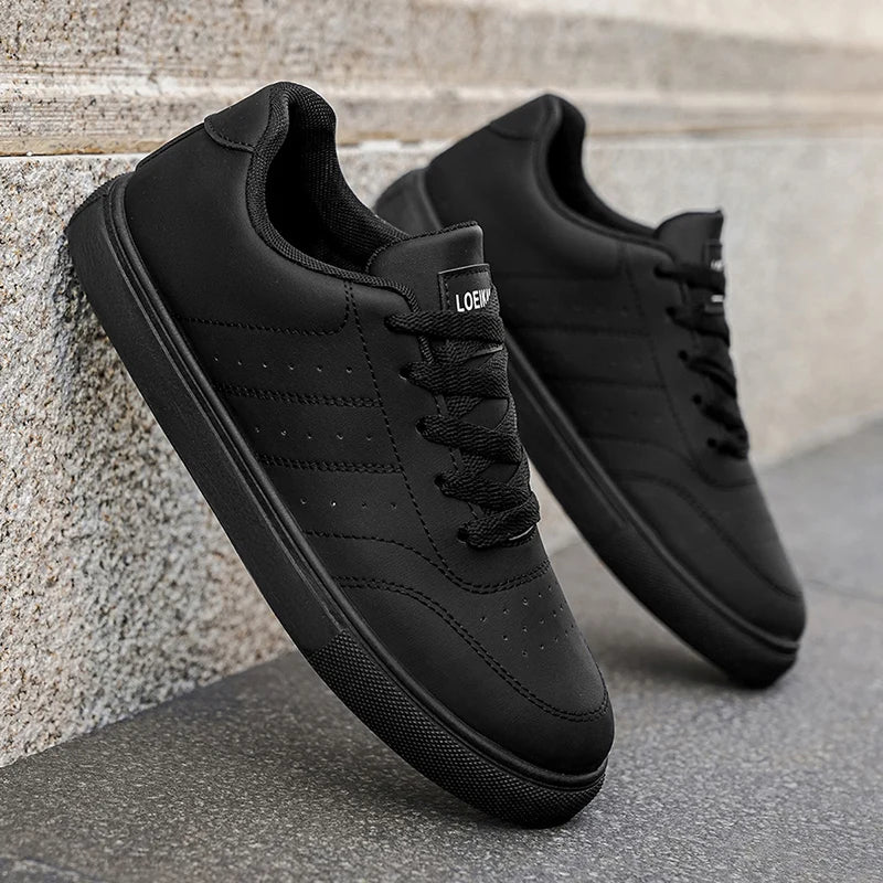 Klassische Herren-Skateschuhe aus Leder, flache Freizeitsneaker mit Schnürung, rutschfest, Alltagsschuhe, Schwarz Weiß, 2 Farben