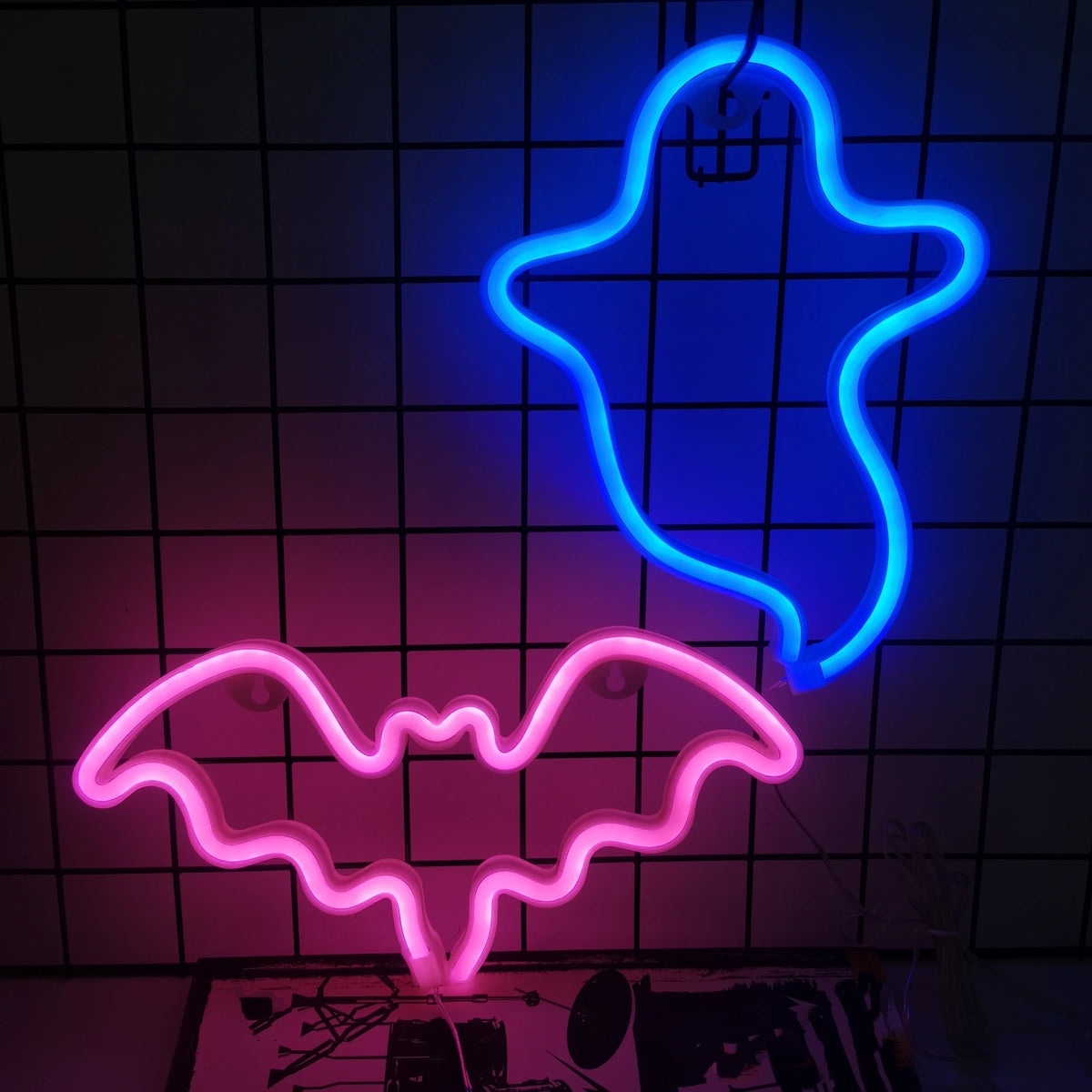 Décoration murale néon LED chauve-souris d'Halloween pour cadeau de fête - Ambiance terrifiante - Alimentation USB ou par piles