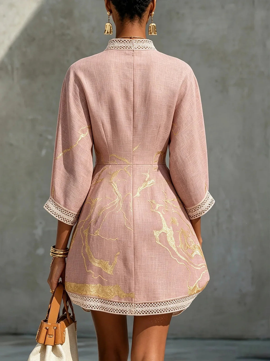 Mini abito donna stampato con scollo a V e maniche a tre quarti — immagine 2