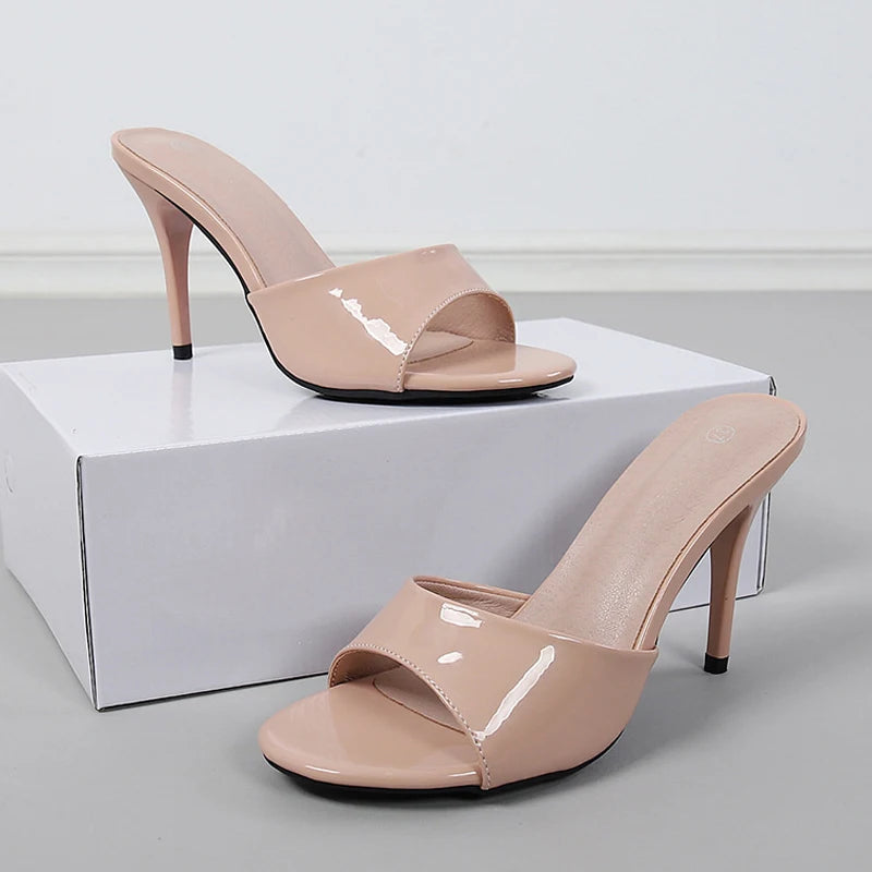 Mules donna Liyke lucide con fascia ampia e tacco