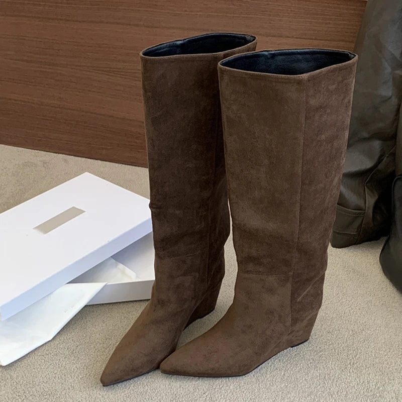Stivali donna Liyke effetto suede con zeppa interna