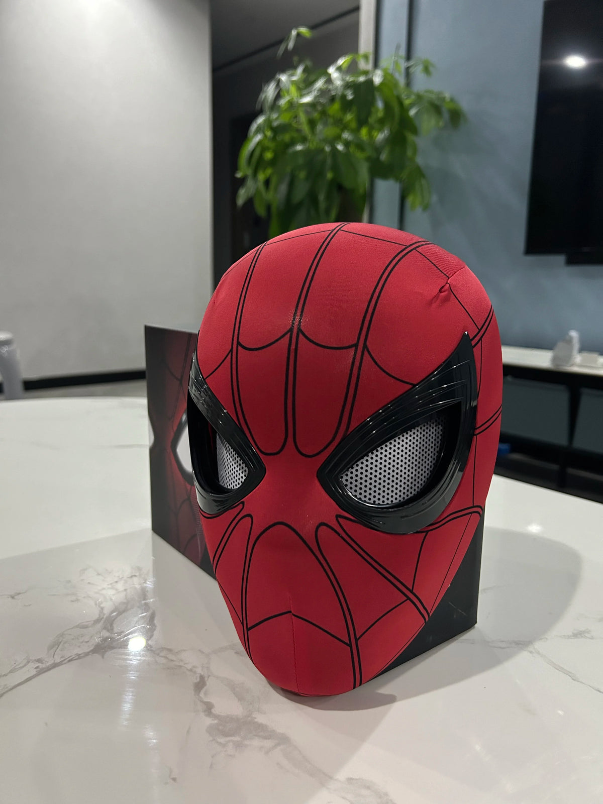 1:1 tragbarer Cosplay-Vollkopf-Haarreif mit beweglichen Augen, elastisches Requisitenspielzeug, Halloween-Party-Kostümgeschenk für erwachsene Hobby-Sammler