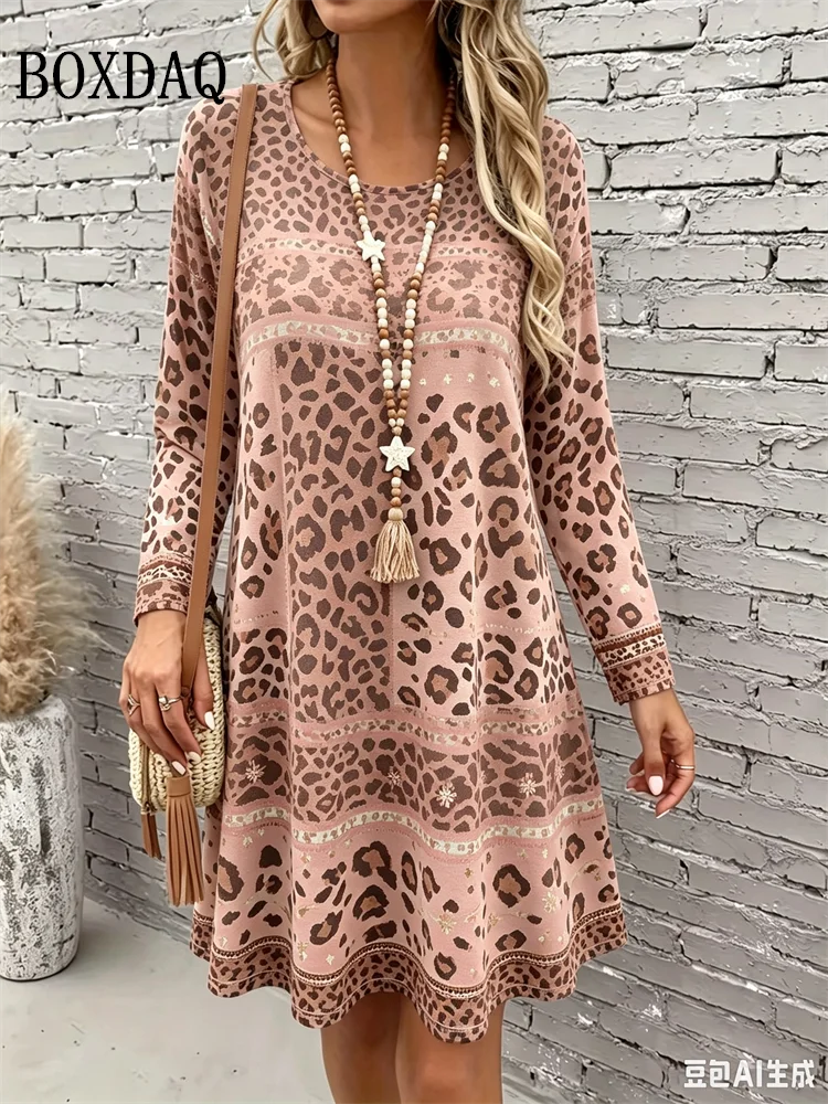 Abito corto a stampa leopardata da donna con maniche lunghe