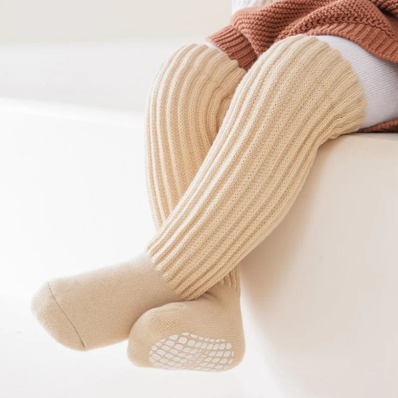 Calze invernali lunghe per bambini con suola antiscivolo