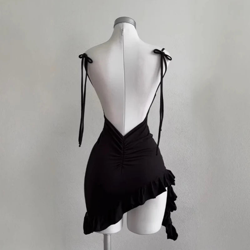 Mini abito nero da donna a linea A senza maniche